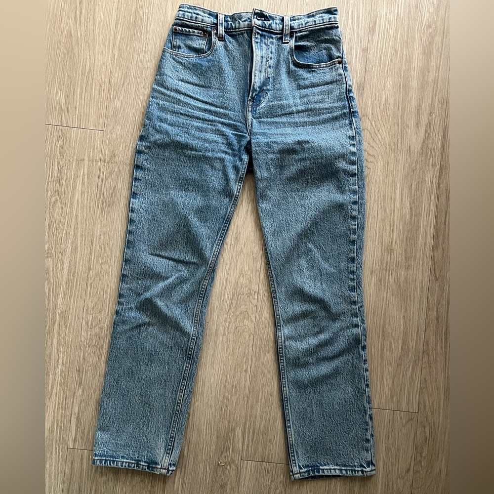 Abercrombie & Fitch '90s Straight Ultra High Rise Jeans - Blue